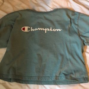cropped champion shirt